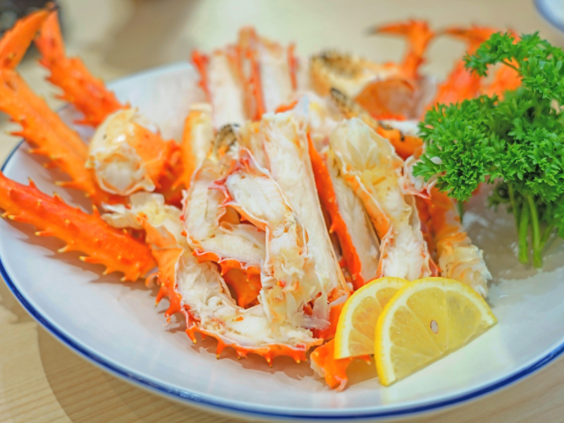 Hanasaki crab from East Hokkaido, known for its spiny shell and naturally sweet meat—this regional delicacy is a seasonal highlight of what to eat in Sapporo.